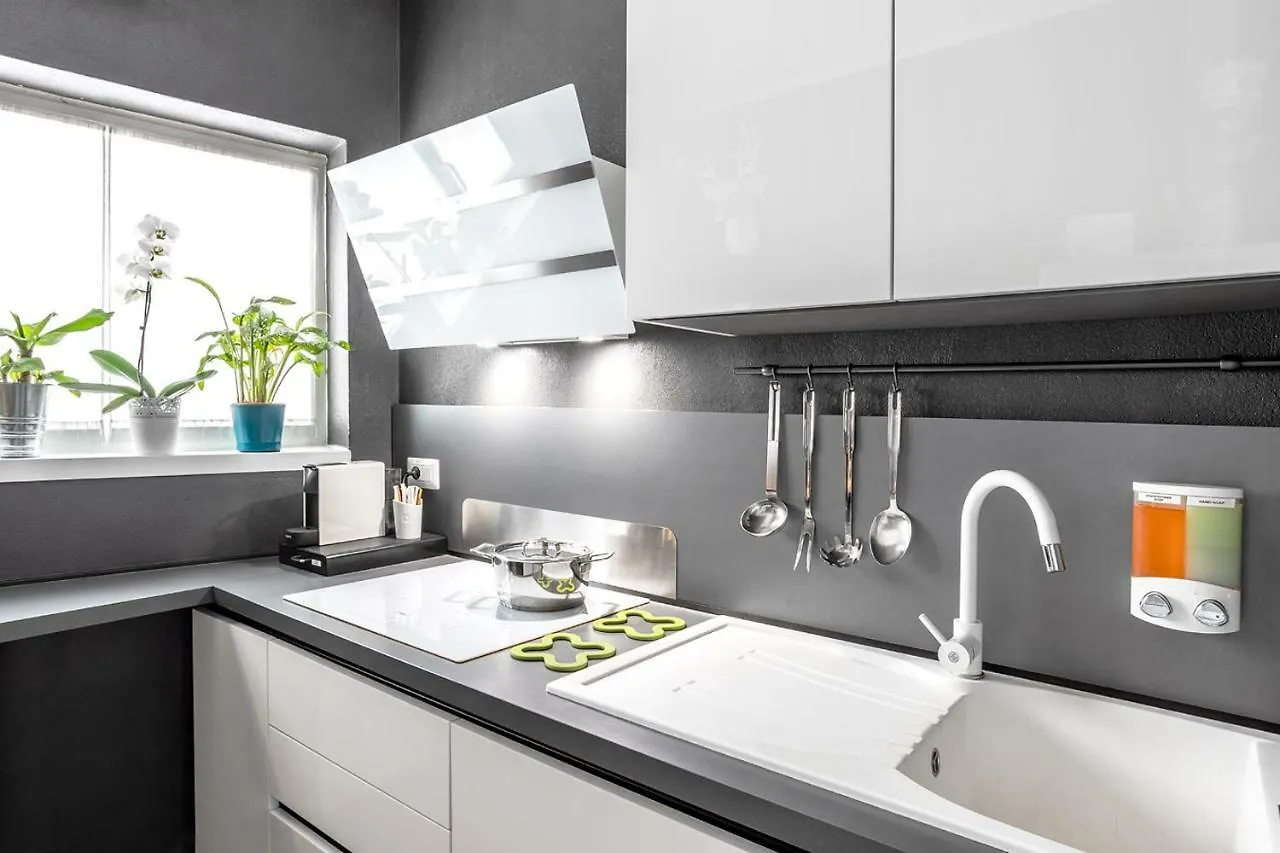 Milky House Milan Apartment 0*,